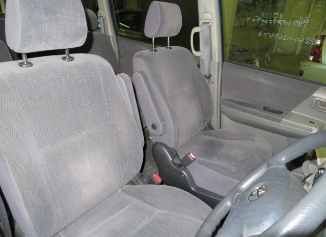 2004 Toyota Noah-Import full