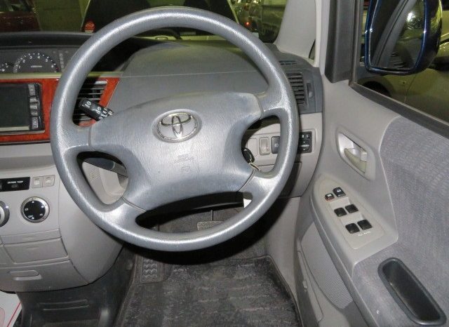 2004 Toyota Noah-Import full
