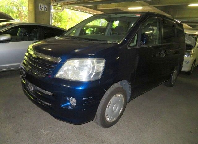 2004 Toyota Noah-Import full