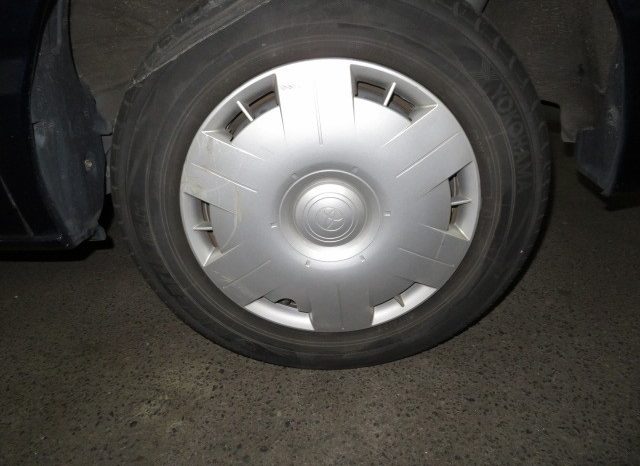 2004 Toyota Noah-Import full