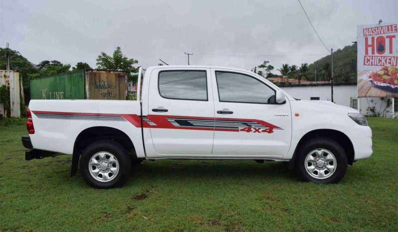 SOLD – 2012 Toyota Hilux full