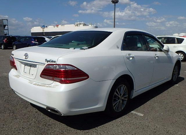 2010 Toyota Crown (Royal Saloon) Special – Import full
