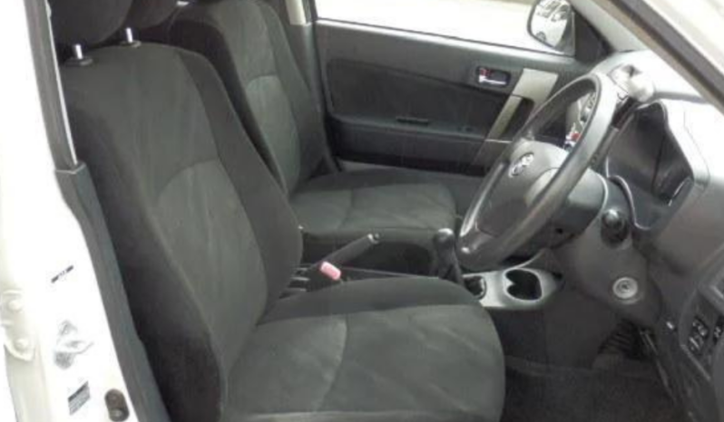 Toyota Rush 2010 full