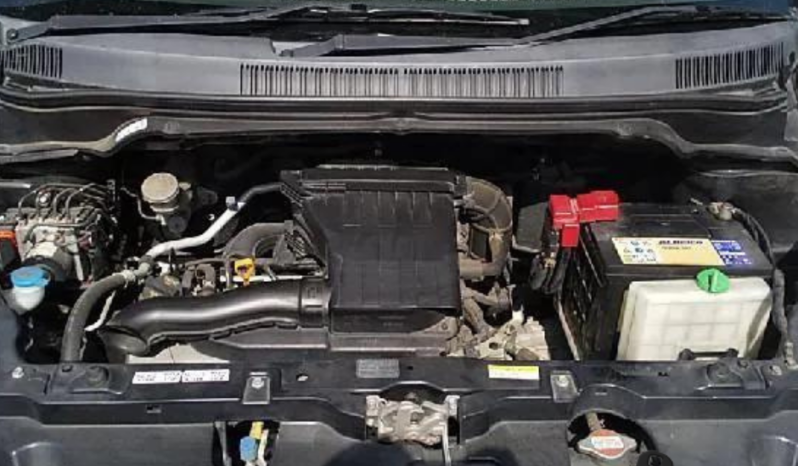 Suzuki Splash 2011 full