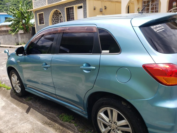 2011 MITSUBISHI RVR full